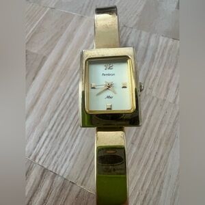 Vintage Armitron now ladies gold tone rectangular bracelet watch NEW BATTERY